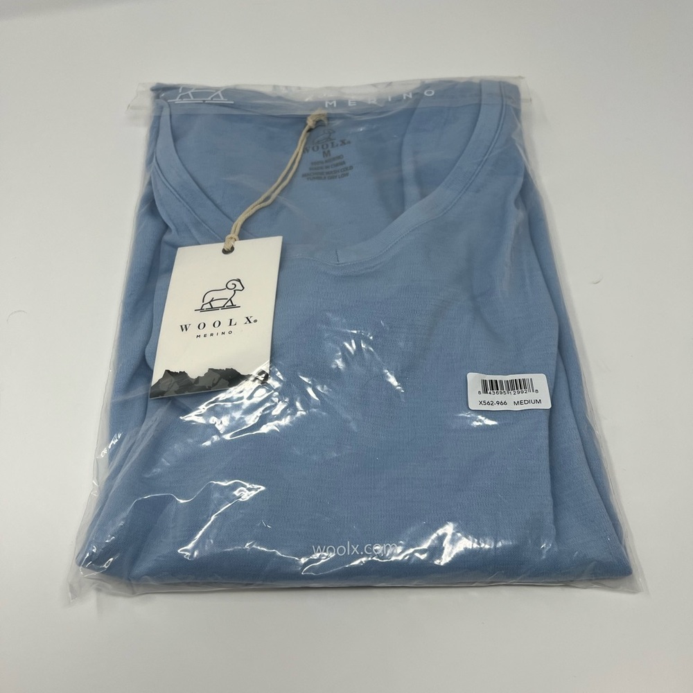 Woolx Aspen V Neck blue jay medium NWT